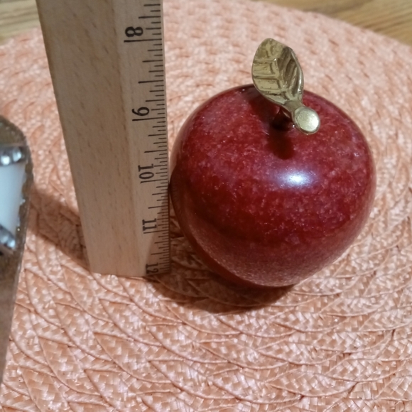 RED MARBLE APPLE WITH GOLD LEAF - Picture 2 of 4